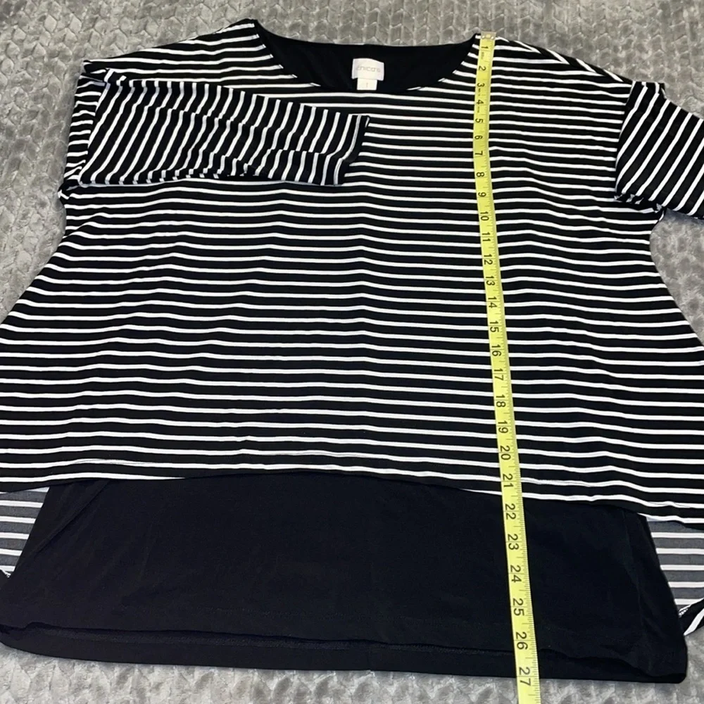 Chico’s Size 1/Medium Layered‎ Black and White Shirt.  3/4 Sleeve. - Picture 10 of 11